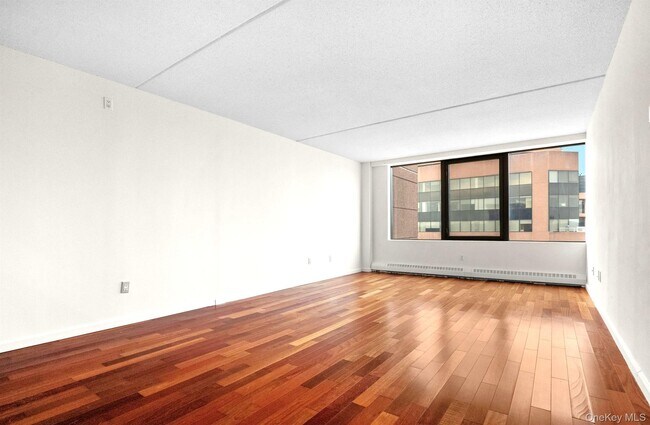 Building Photo - 4 Martine Ave