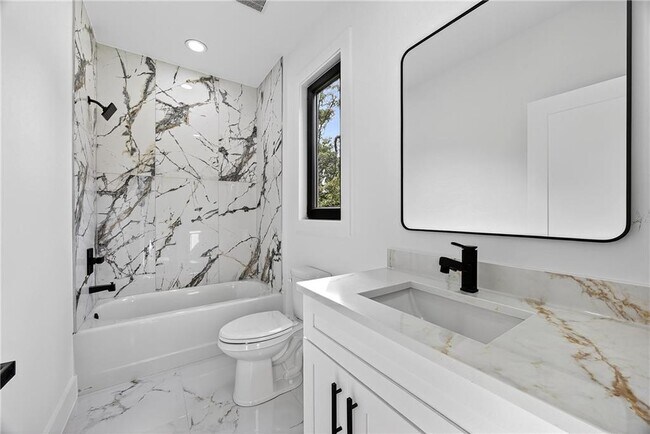 Building Photo - 127 Deer Cyn Dr