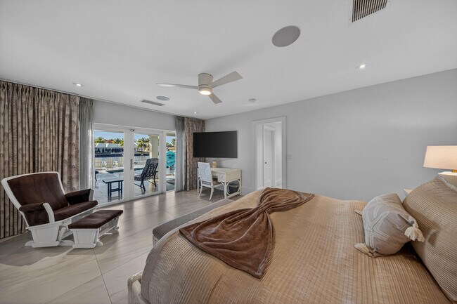 Building Photo - 3109 NE 42nd Ct