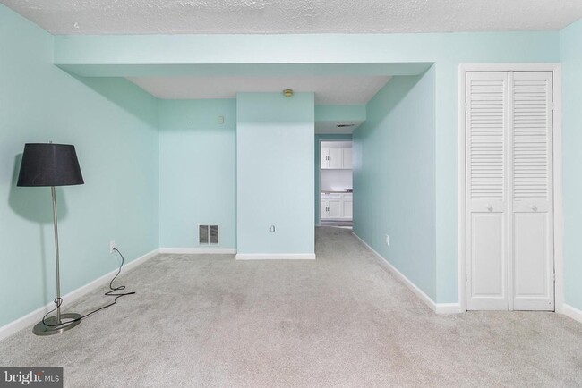 Building Photo - 8345 Windfall Rd