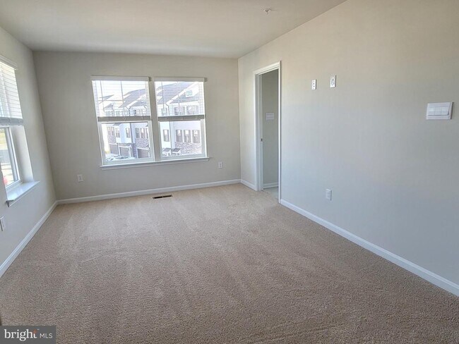 Building Photo - 762 Union St