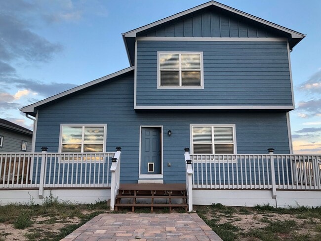 Building Photo - Very Nice 3 bed, 3 bath 2 car Home on a cul-de-sac in Peyton with Mountain Views