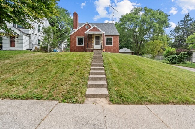 Primary Photo - 2024 Southmoor Dr