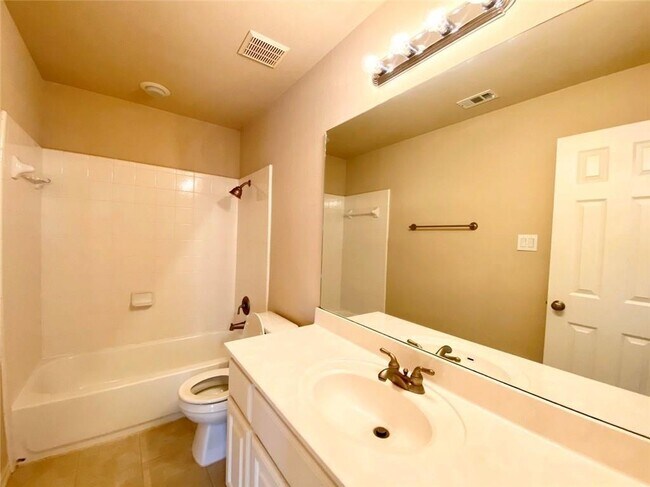 Building Photo - 2806 Cool River Loop