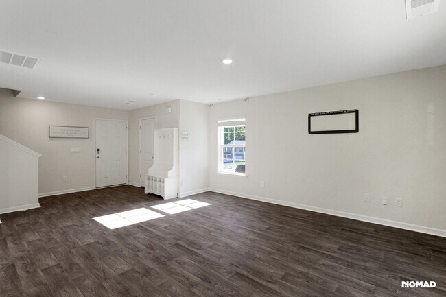 Building Photo - Charming 4BR House in Greensboro