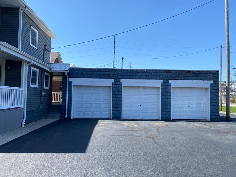 Building Photo - 318 W Crawford St
