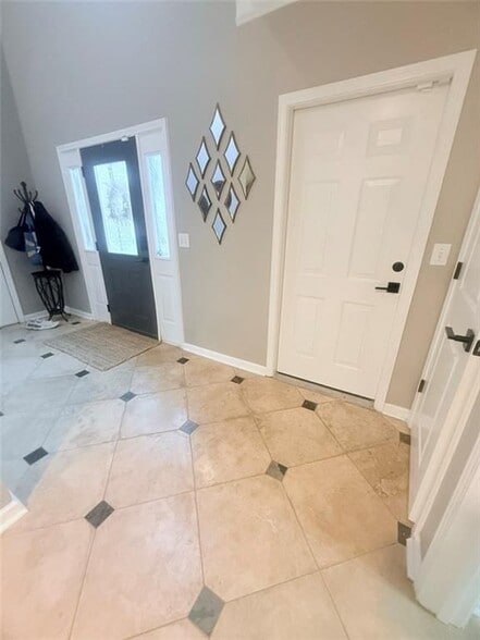 Building Photo - 2015 Barrett Lakes Blvd