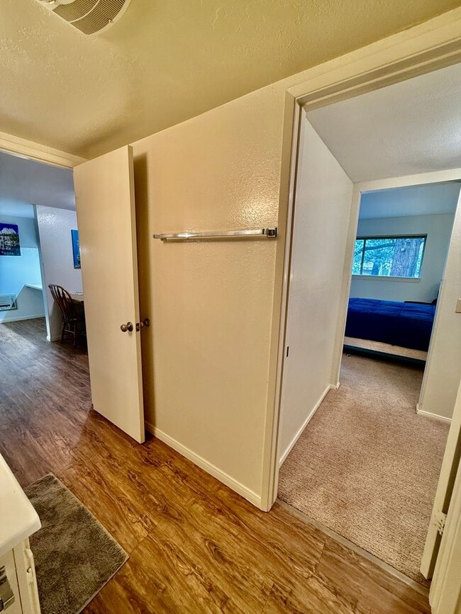 Building Photo - Winter Rental – Mountain Shadows, Center o...