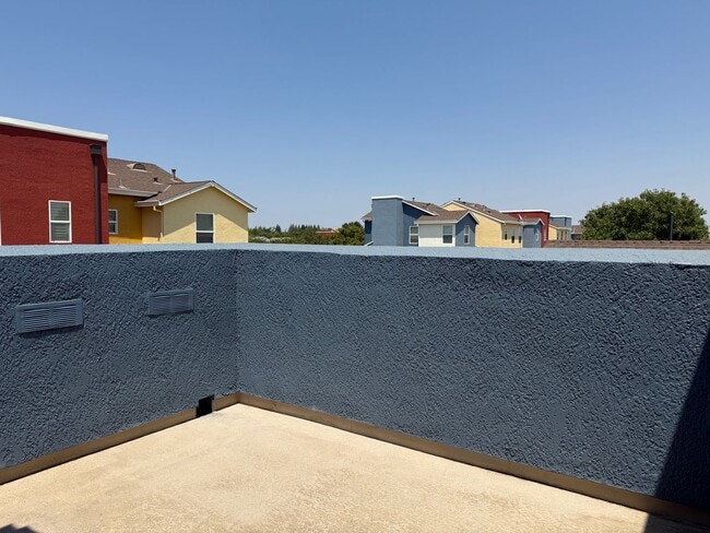 Building Photo - Adorable 4/3 Tri-Level Home - Rancho!  Ple...