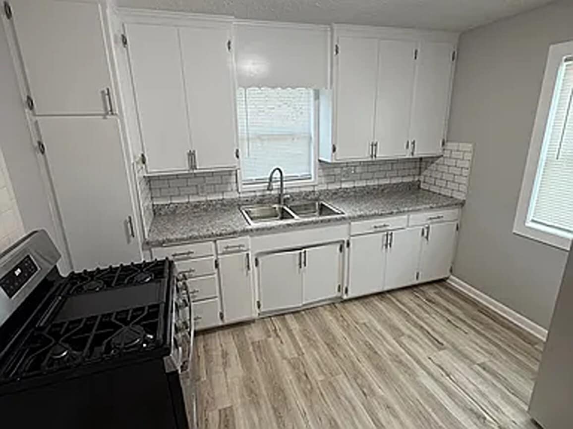 Building Photo - 221 N 33rd St