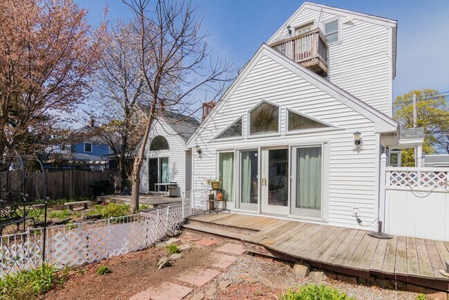 Building Photo - 313 High St