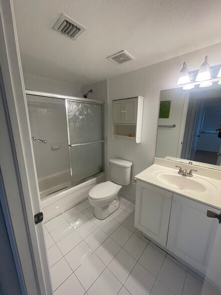 Building Photo - 7265 NW 173rd Dr