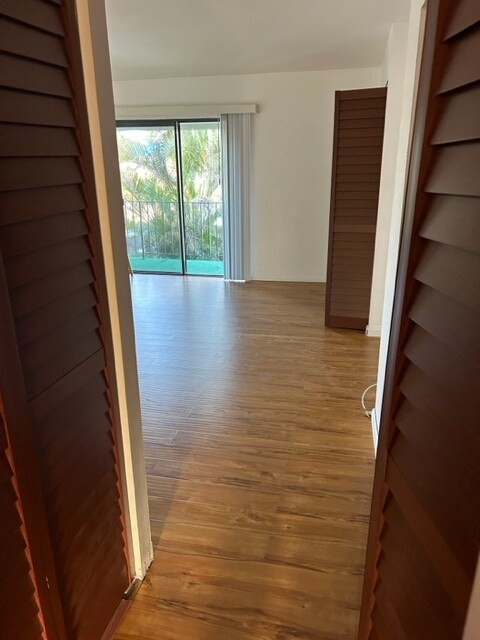 Building Photo - 231 Jacaranda Dr