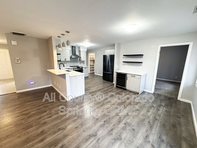 Building Photo - 460 Wintery Cir N