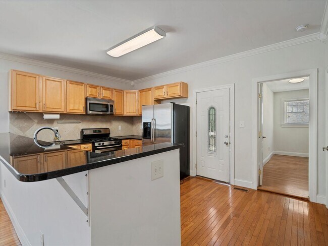 Building Photo - 3 Bedroom/2 bath house close to Optimist H...