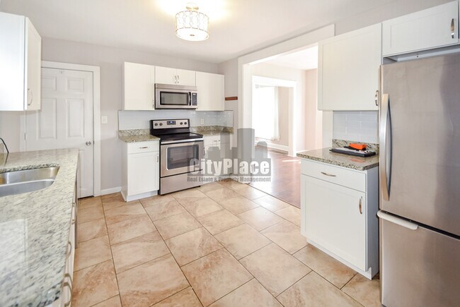 Building Photo - 3116 Ruckle St