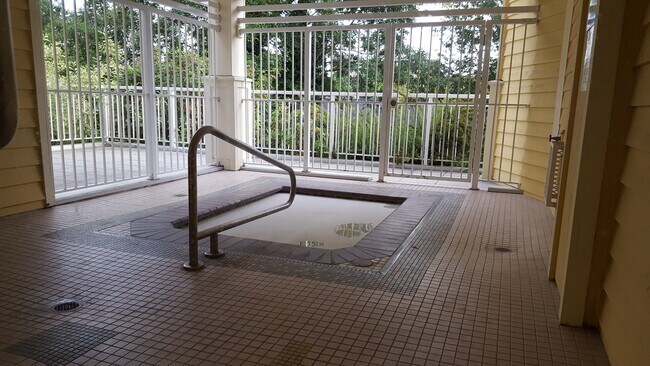Hot Tub - 2901 NE Blakeley St