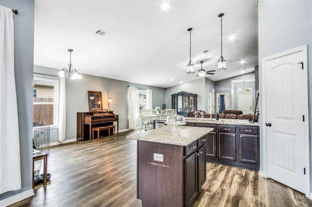 Building Photo - 5544 Peach Dr