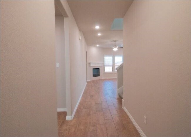 Building Photo - 535 Hillcrest Cir