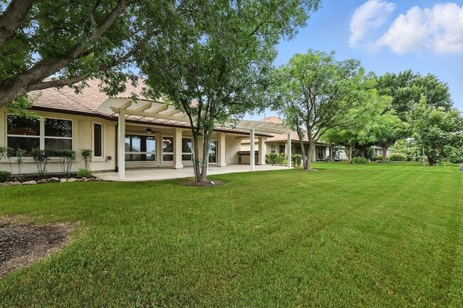 Building Photo - 10000 La Jolla Way