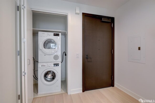 Building Photo - 280 Spear St