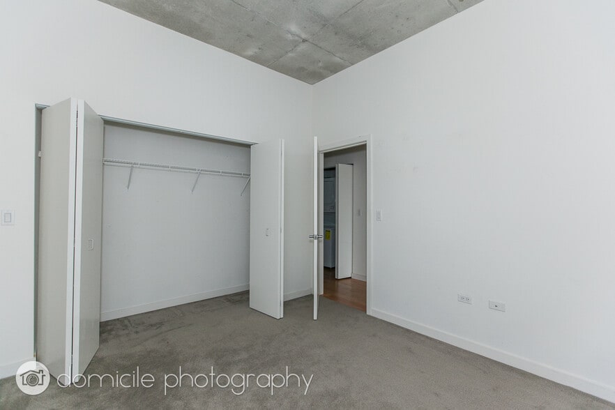 Building Photo - 412 S Wells St