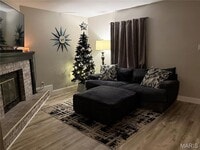 Building Photo - 341 Della Dr