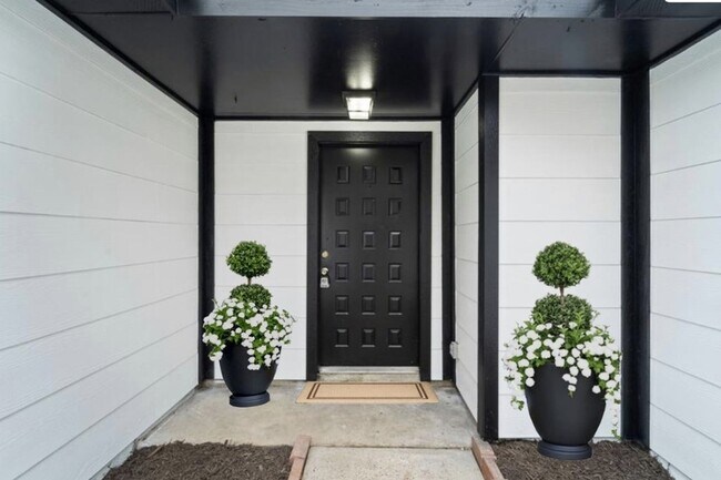 Building Photo - 5706 Sunnygate Dr