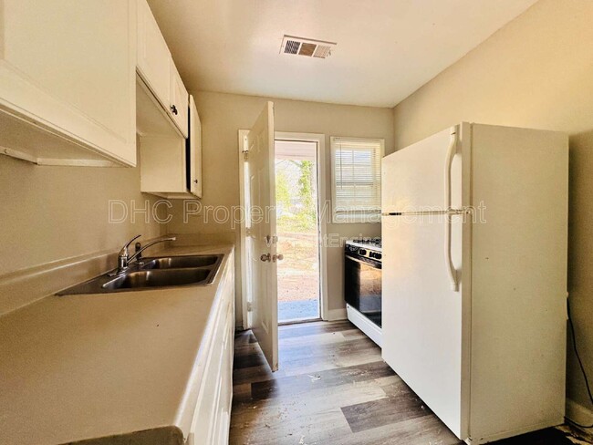 Building Photo - 1435 Lynford Dr SW