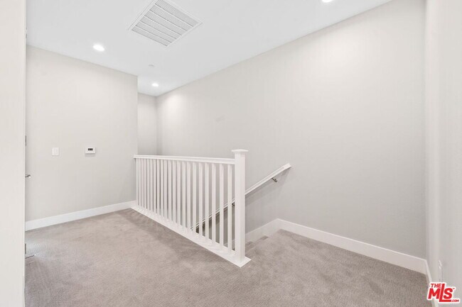 Building Photo - 4372 Paxton Pl