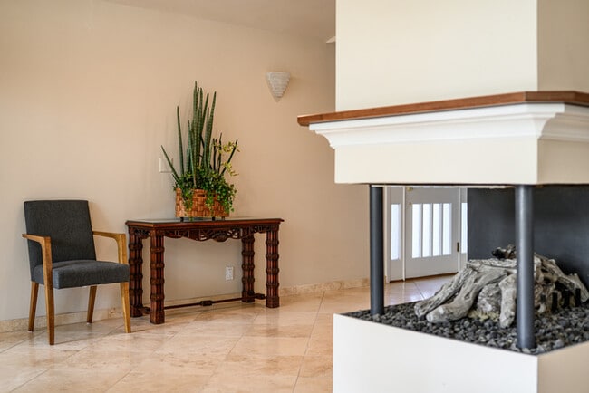 Building Photo - 1342 Skyline Dr