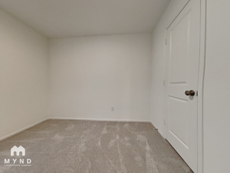 Building Photo - 9002 Burnet Flds Dr