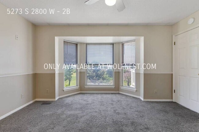 Building Photo - No Deposit Option! Lovely 3 Bedroom Roy Ap...