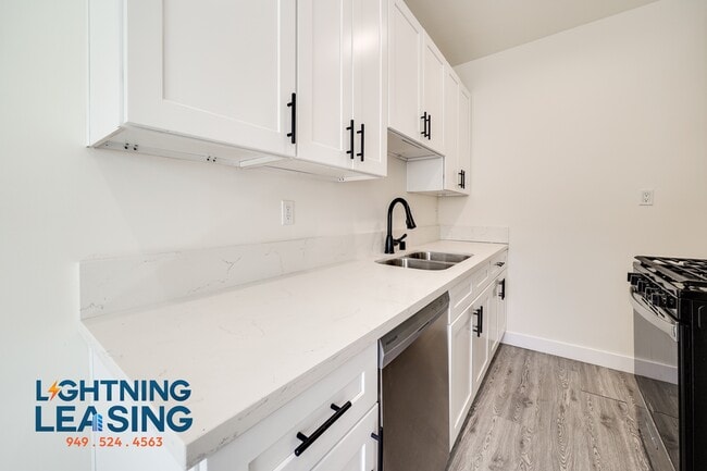 Building Photo - 403 N Ogden Dr