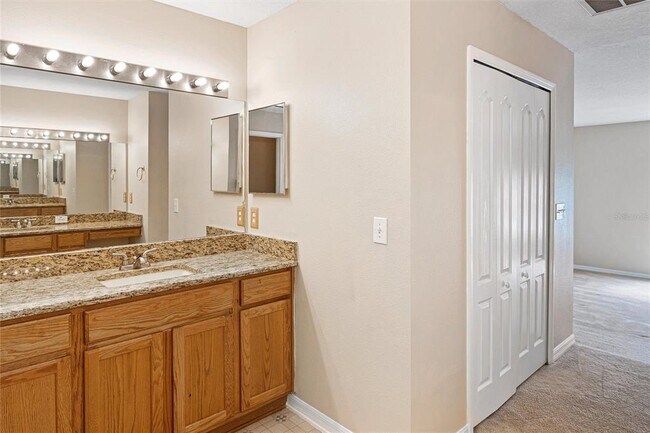 Building Photo - 1315 Loretto Cir