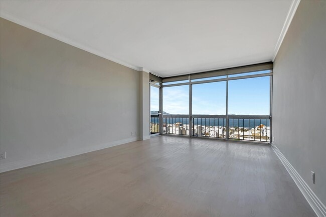 Building Photo - 2200 Sacramento St