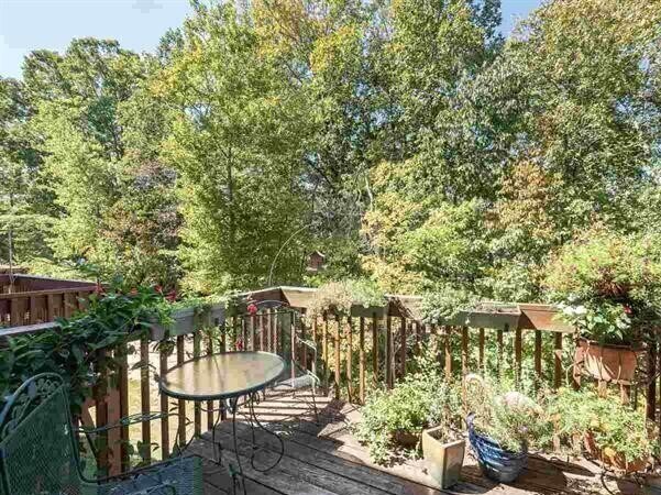 Building Photo - Lovely townhouse in fantastic Durham locat...