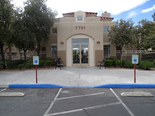 Building Photo - Beautiful Summerlin 1 Bed Condo