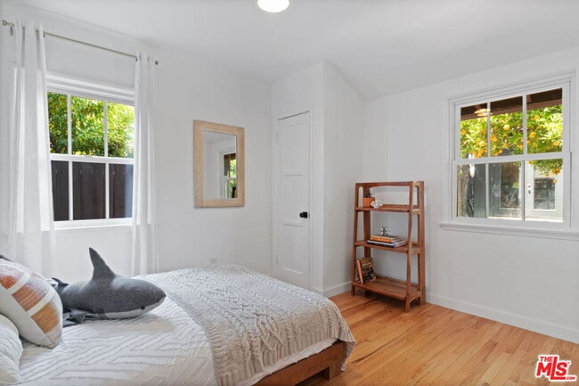 Building Photo - 7339 Lasaine Ave