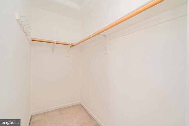 Building Photo - 2507 James Maury Dr