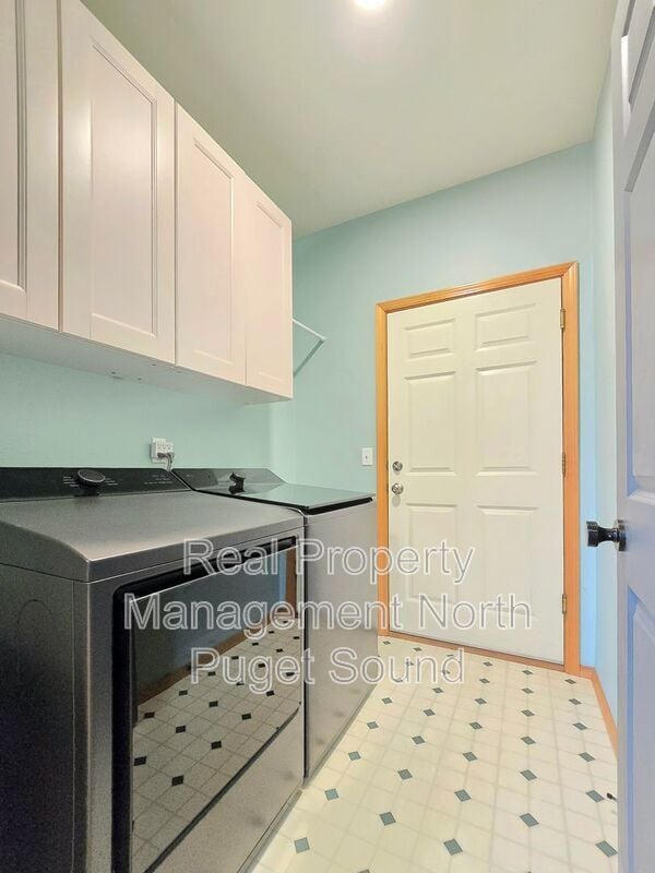 Building Photo - 7627 80th Ave NE