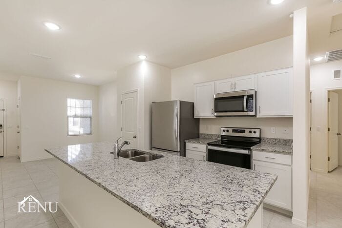 Building Photo - 35327 W San Capistrano Ave