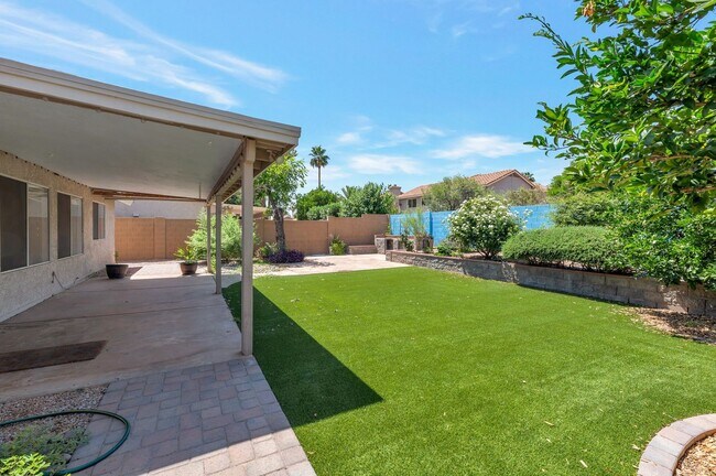 Building Photo - Stylish 3-Bedroom Home with Pool in Phoenix
