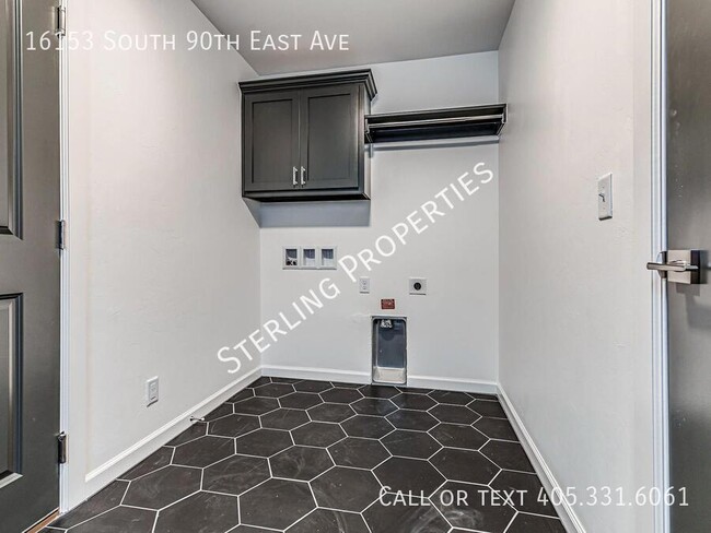 Building Photo - 16153 S 90th E Ave