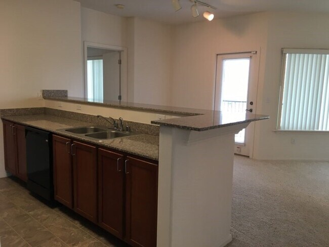 Building Photo - Bella Rose Condo
