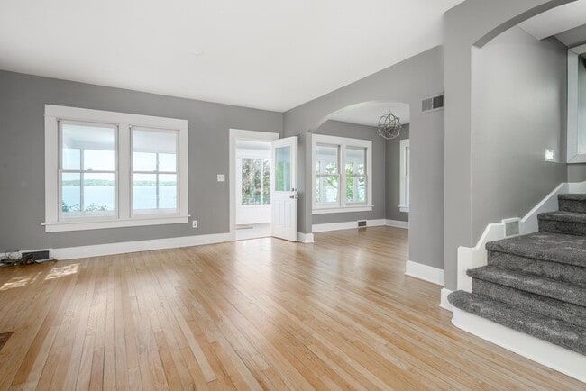 Building Photo - 5026 Lake Mendota Dr