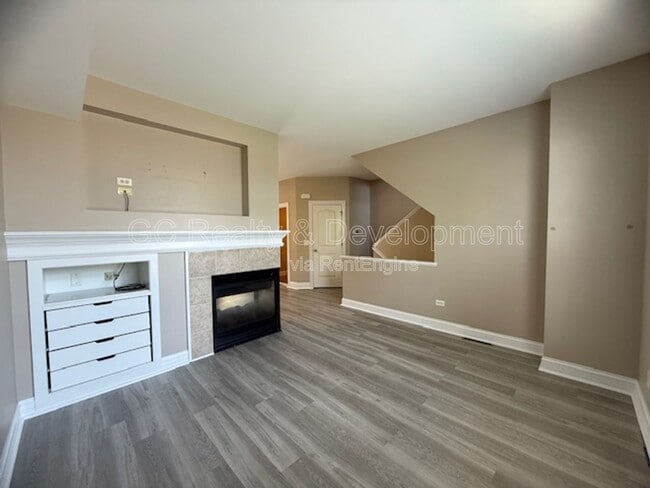 Building Photo - 112 Lakeshore Dr