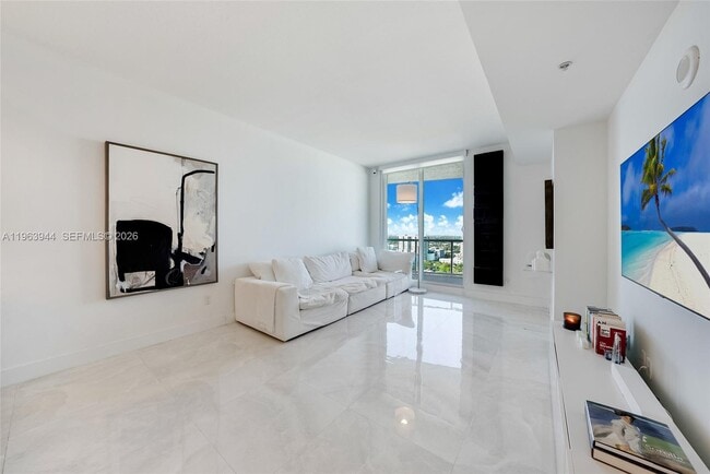 Building Photo - 315 NE 3rd Ave