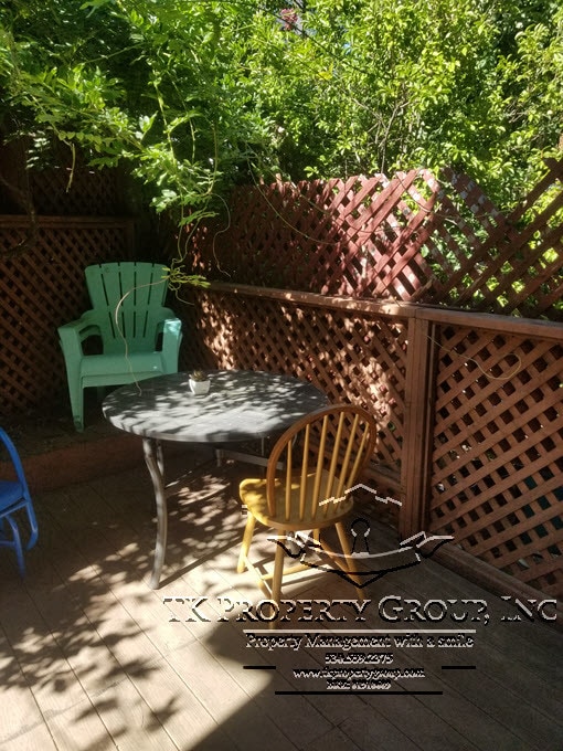 Building Photo - 1335 Oak Ridge Dr