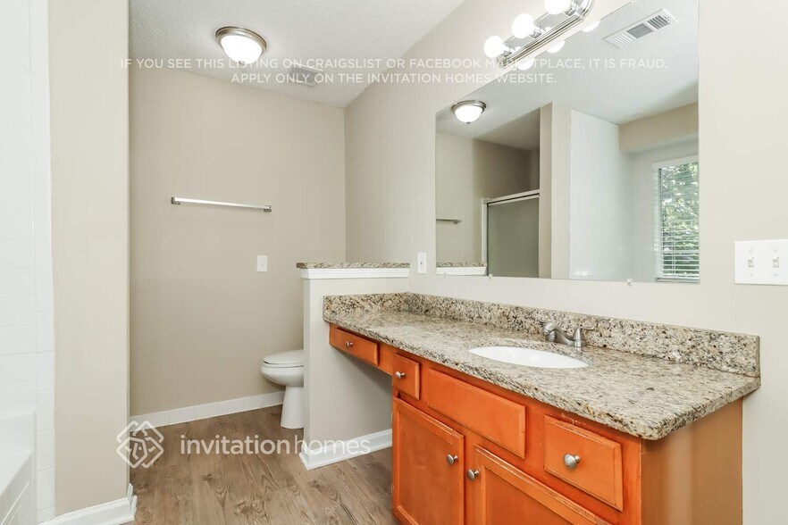 Building Photo - 1830 Killarney Dr SW